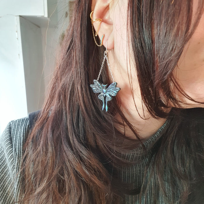 Luna moths earrings with duo chrome effect
