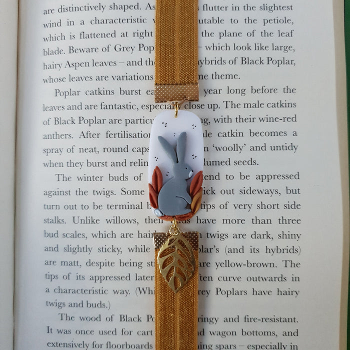 Autumnal elastic ribbon bookmarks adjustable with different subjects / handmade from polymer clay motifs forest