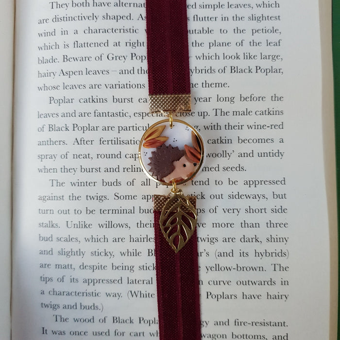 Autumnal elastic ribbon bookmarks adjustable with different subjects / handmade from polymer clay motifs forest