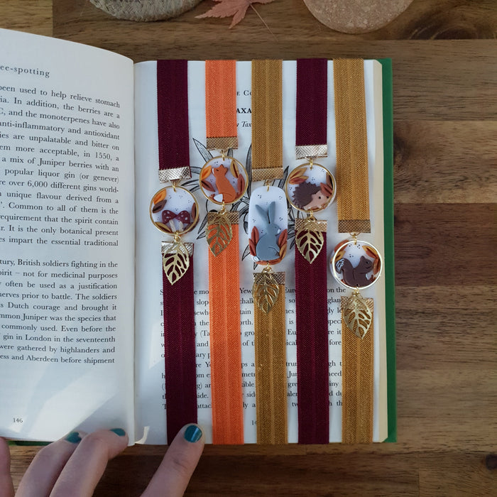 Autumnal elastic ribbon bookmarks adjustable with different subjects / handmade from polymer clay motifs forest