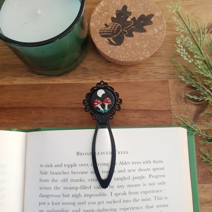 Red mushrooms black metal bookmark / clip woodlands