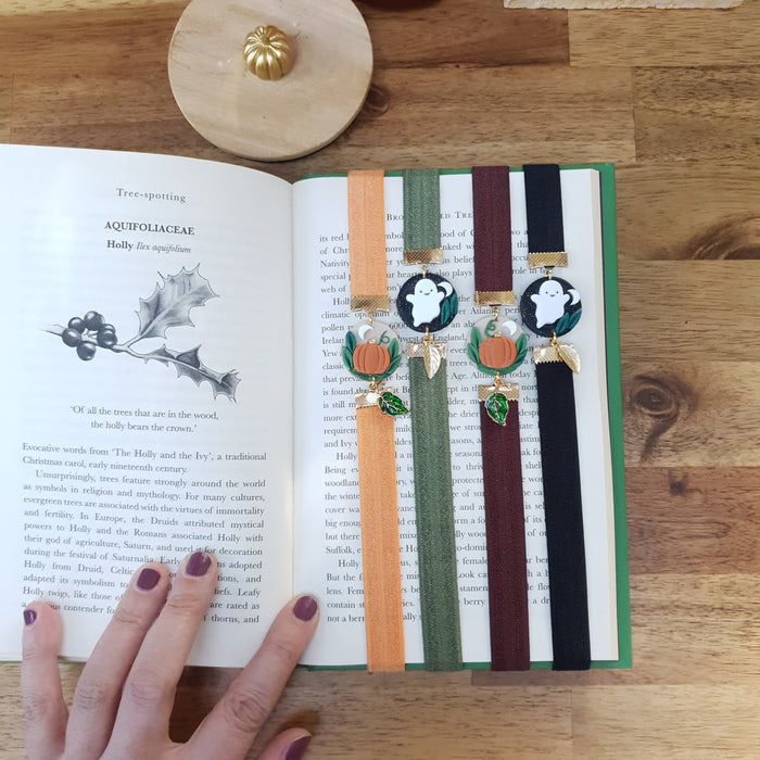 Halloween elastic ribbon bookmarks adjustable with different subjects / handmade from polymer clay motifs forest