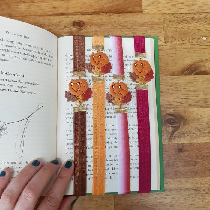 Fox sleeping on Autumn leaves bookmarks in different ribbon colours / forest nature