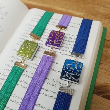 Leafy books elastic ribbon bookmarks adjustable / handmade from polymer clay motifs forest
