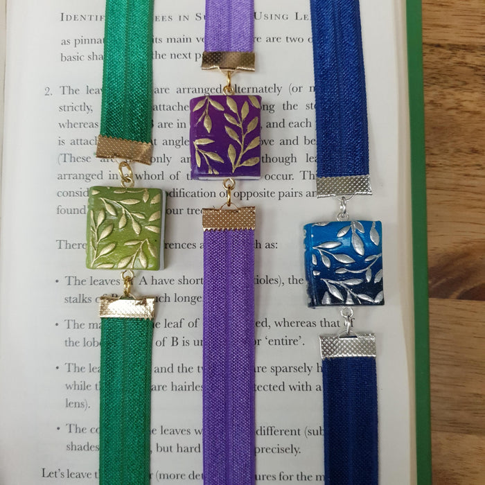 Leafy books elastic ribbon bookmarks adjustable / handmade from polymer clay motifs forest