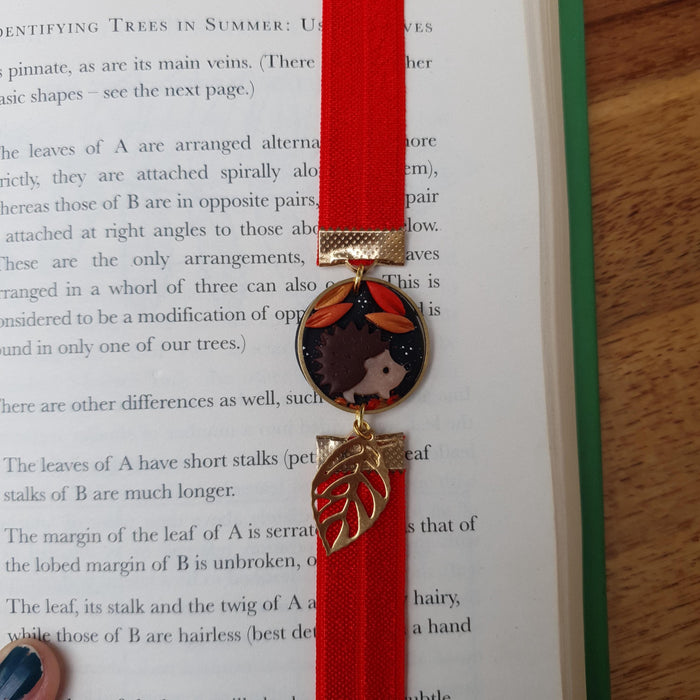 Midnight sky autumnal elastic ribbon bookmarks adjustable with different subjects / handmade from polymer clay motifs forest