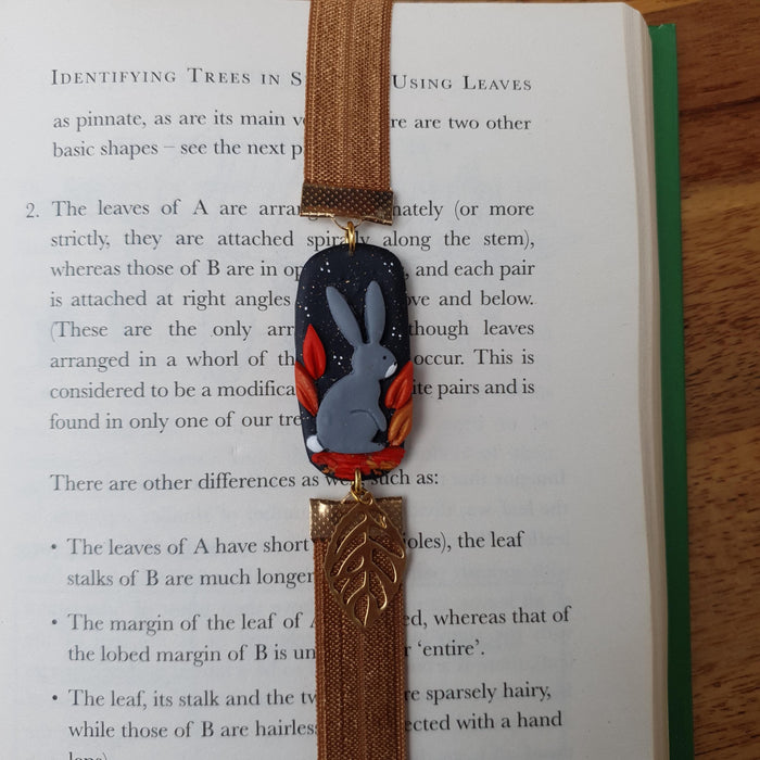 Midnight sky autumnal elastic ribbon bookmarks adjustable with different subjects / handmade from polymer clay motifs forest
