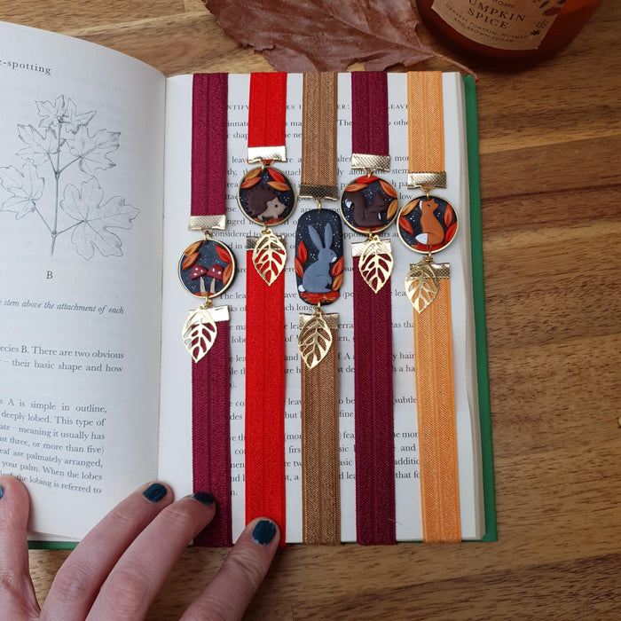 Midnight sky autumnal elastic ribbon bookmarks adjustable with different subjects / handmade from polymer clay motifs forest