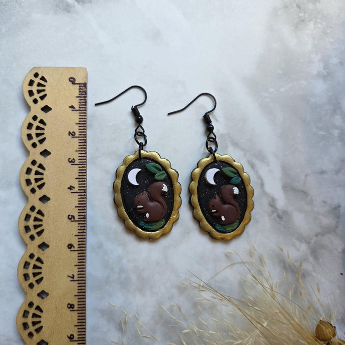 Squirrel frame earrings / nature woodlands and forest