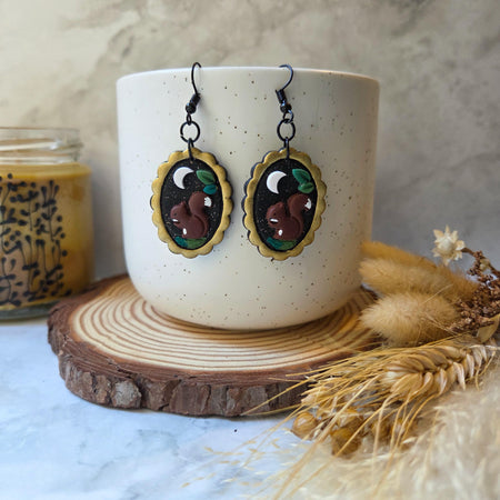 Squirrel frame earrings / nature woodlands and forest