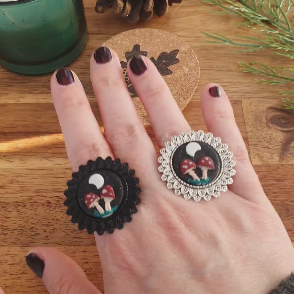 Adjustable rings with mushrooms / nature woodlands forest leaves